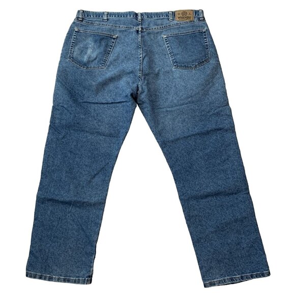 Wrangler Mens Authentic Jeans 42X30 Classic Fit Blue Denim Straight Leg 85900DW - Picture 2 of 11